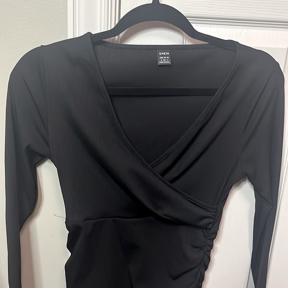 Nwot SHEIN size small black rouched on sides v neck long sleeve dress ribbed - Picture 2 of 4
